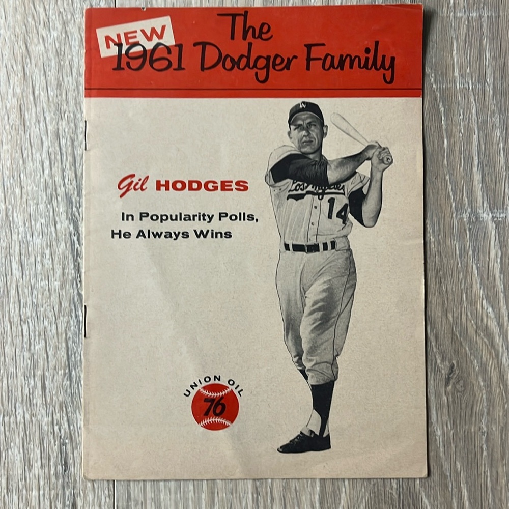Vintage 1961 The Dodger Family pamphlet, distributed by Union Oil 76